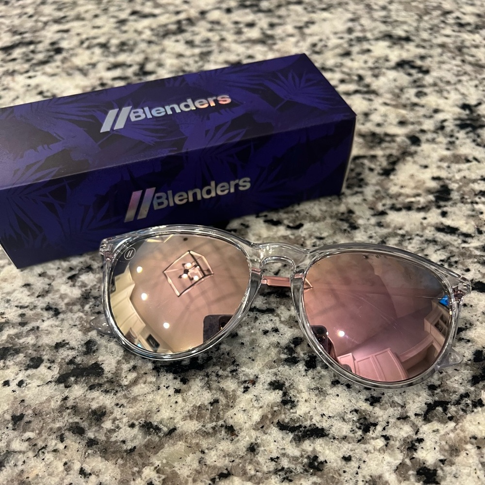 Blenders Aspen Rose Sunglasses with Pink/Purple Lenses
